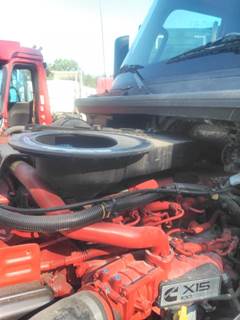 International LT Air Cleaner / Air Filter Housing