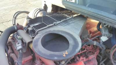 International LT Air Cleaner / Air Filter Housing