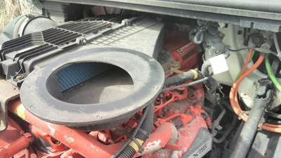 International LT Air Cleaner / Air Filter Housing