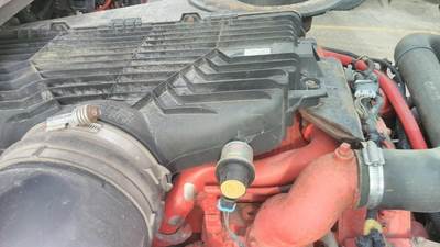 International LT Air Cleaner / Air Filter Housing