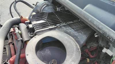 International LT Air Cleaner / Air Filter Housing