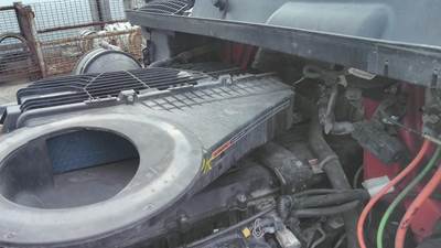 International LT Air Cleaner / Air Filter Housing