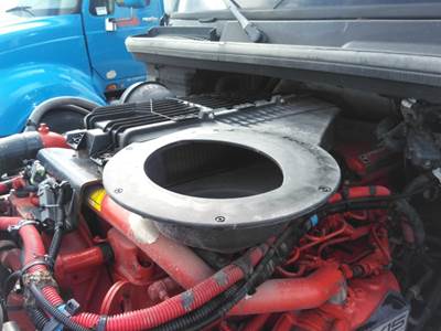 International LT Air Cleaner / Air Filter Housing