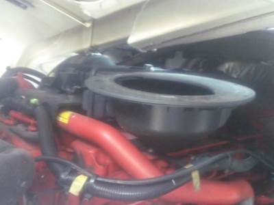 International LT Air Cleaner / Air Filter Housing