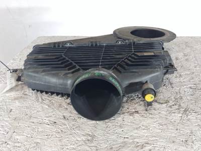 International LT Air Cleaner / Air Filter Housing