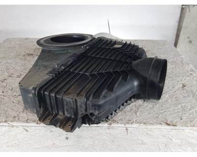 International LT Air Cleaner / Air Filter Housing