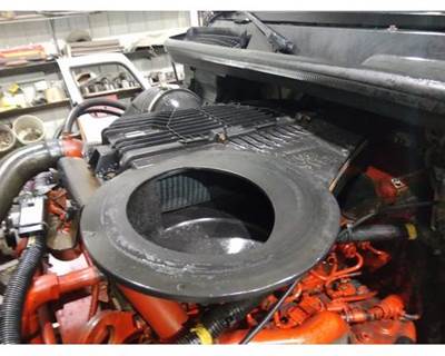 International LT Air Cleaner / Air Filter Housing