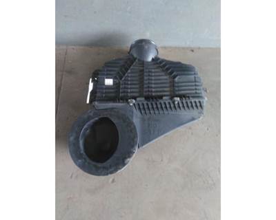International LT Air Cleaner / Air Filter Housing