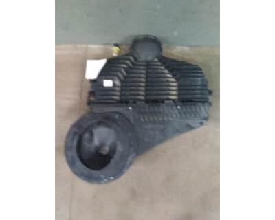 International LT Air Cleaner / Air Filter Housing