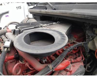 International LT Air Cleaner / Air Filter Housing