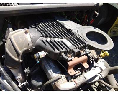 International LT Air Cleaner / Air Filter Housing