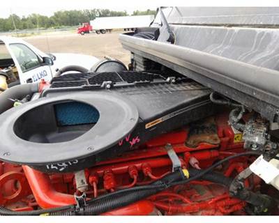 International LT Air Cleaner / Air Filter Housing