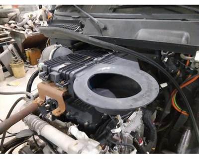 International LT Air Cleaner / Air Filter Housing
