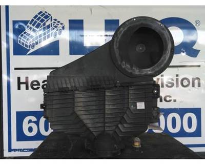 International LT Air Cleaner / Air Filter Housing