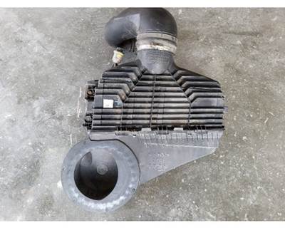 International LT Air Cleaner / Air Filter Housing