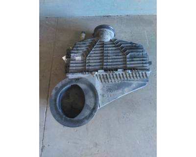 International LT Air Cleaner / Air Filter Housing
