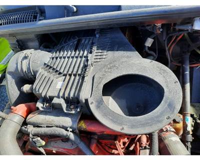 International LT Air Cleaner / Air Filter Housing
