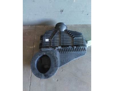 International LT Air Cleaner / Air Filter Housing