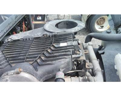 International LT Air Cleaner / Air Filter Housing