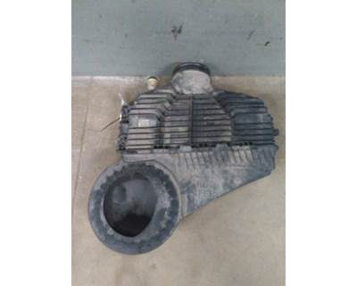 International LT Air Cleaner / Air Filter Housing