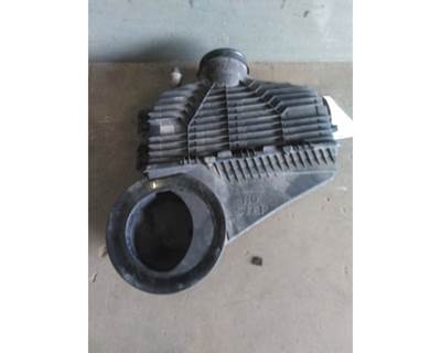 International LT Air Cleaner / Air Filter Housing