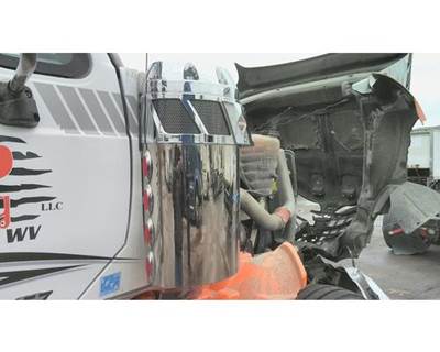 International LoneStar Right Air Cleaner / Air Filter Housing