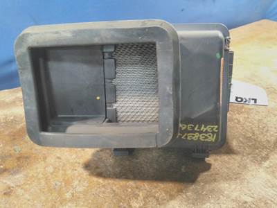 International MXT Air Cleaner / Air Filter Housing