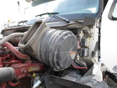 International ProStar Air Cleaner / Air Filter Housing for a International PROSTAR 122