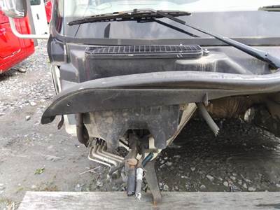 International ProStar Air Cleaner / Air Filter Housing for a International PROSTAR 122