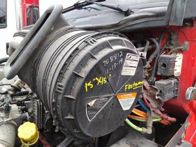 International ProStar Air Cleaner / Air Filter Housing for a International PROSTAR 122