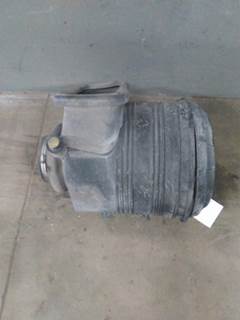 International ProStar Air Cleaner / Air Filter Housing for a International PROSTAR 122