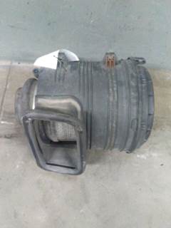 International ProStar Left Air Cleaner / Air Filter Housing for a International PROSTAR 122