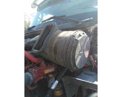 International ProStar Air Cleaner / Air Filter Housing for a International PROSTAR 122