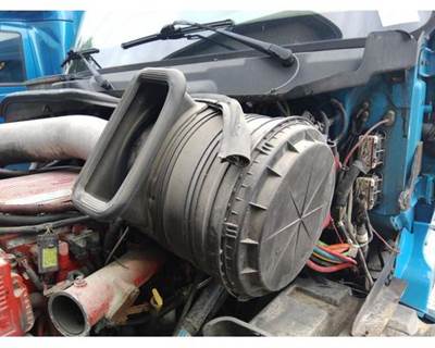 International ProStar Left Air Cleaner / Air Filter Housing for a International PROSTAR 113