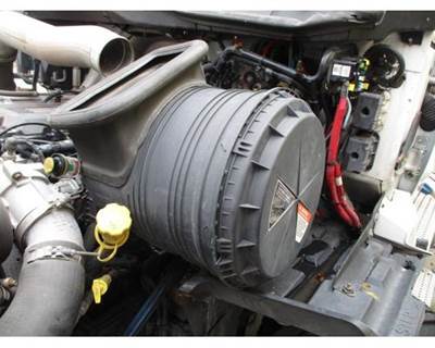 International ProStar Air Cleaner / Air Filter Housing for a International PROSTAR 113