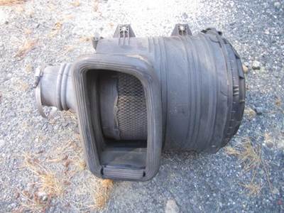 International RH Air Cleaner / Air Filter Housing