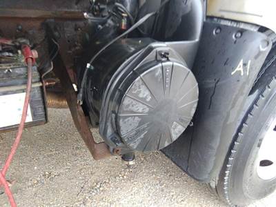 Isuzu FTR Air Cleaner / Air Filter Housing