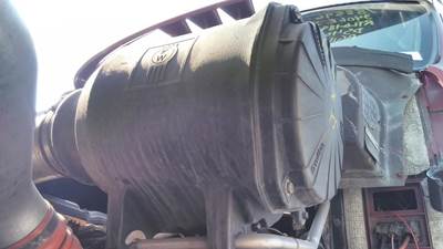 Kenworth T2000 Left Air Cleaner / Air Filter Housing