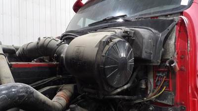 Kenworth T2000 Air Cleaner / Air Filter Housing