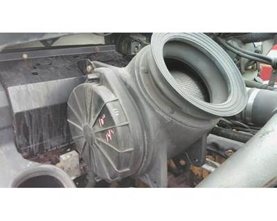 Kenworth T300 Right Air Cleaner / Air Filter Housing