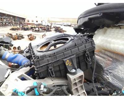 Kenworth T380 Air Cleaner / Air Filter Housing