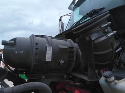 Kenworth T440 Air Cleaner / Air Filter Housing