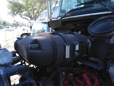 Kenworth T440 Left Air Cleaner / Air Filter Housing