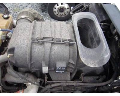 Kenworth T660 Air Cleaner / Air Filter Housing