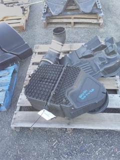 Kenworth T680 Air Cleaner / Air Filter Housing