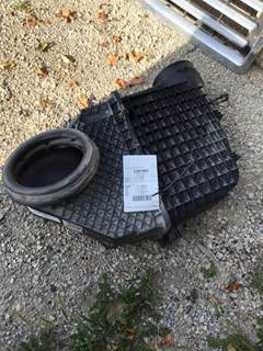 Kenworth T680 Air Cleaner / Air Filter Housing