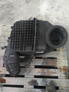 Kenworth T680 Air Cleaner / Air Filter Housing