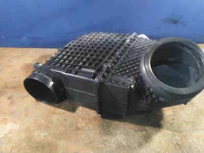 Kenworth T680 Air Cleaner / Air Filter Housing