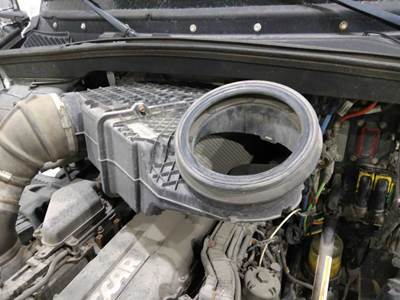 Kenworth T680 Air Cleaner / Air Filter Housing