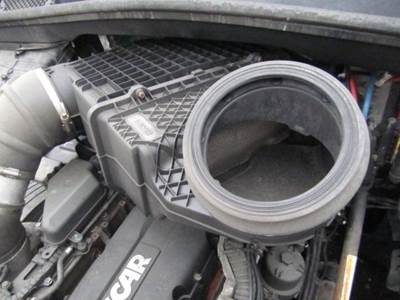 Kenworth T680 Air Cleaner / Air Filter Housing